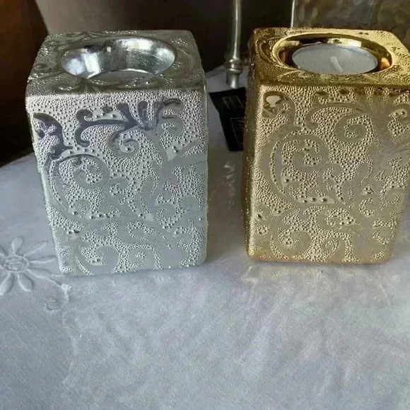 New tea  light ceramic candle holder. 2/25$ - Picture 1 of 5